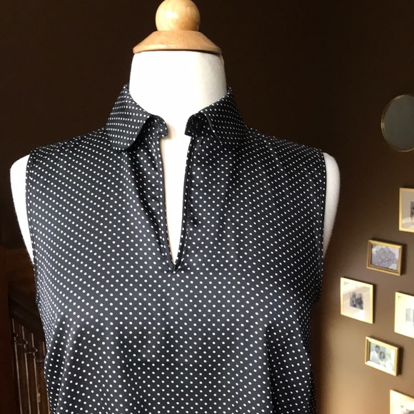 Ann Taylor sleeveless blouse - Picture 3 of 6